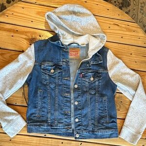 Levi’s Hybrid Hoodie Denim Trucker Jacket